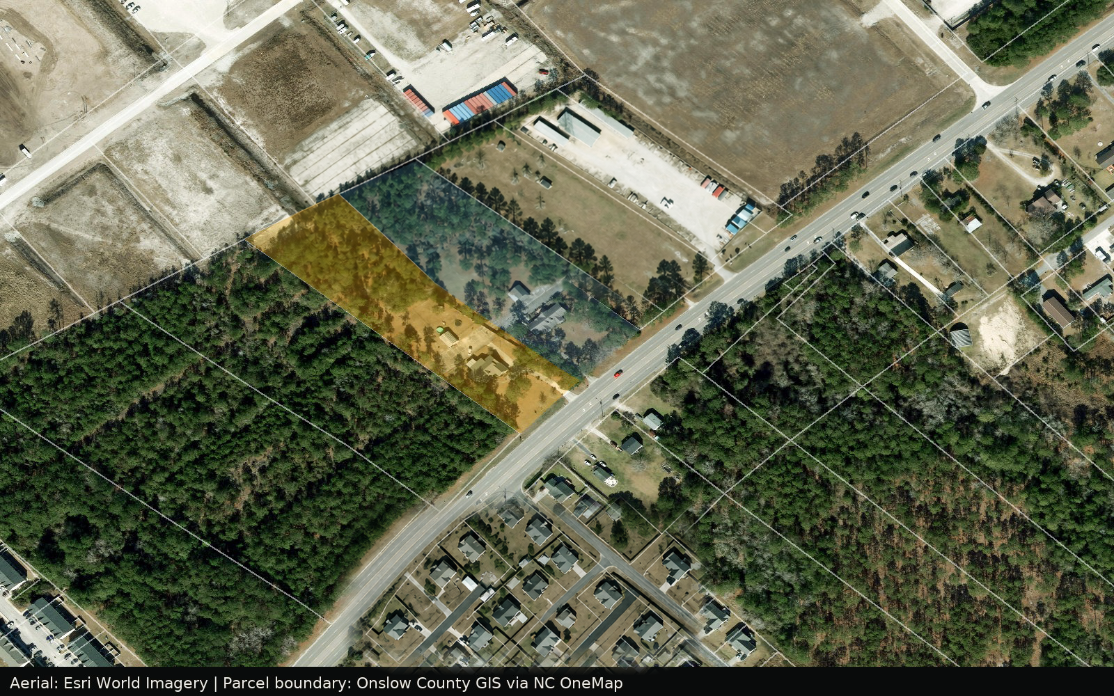 County GIS aerial map with the 2.63-acre 501 US Highway 17 outparcel highlighted in gold and the adjacent 489 US Highway 17 parcel outlined in blue — Holly Ridge, North Carolina